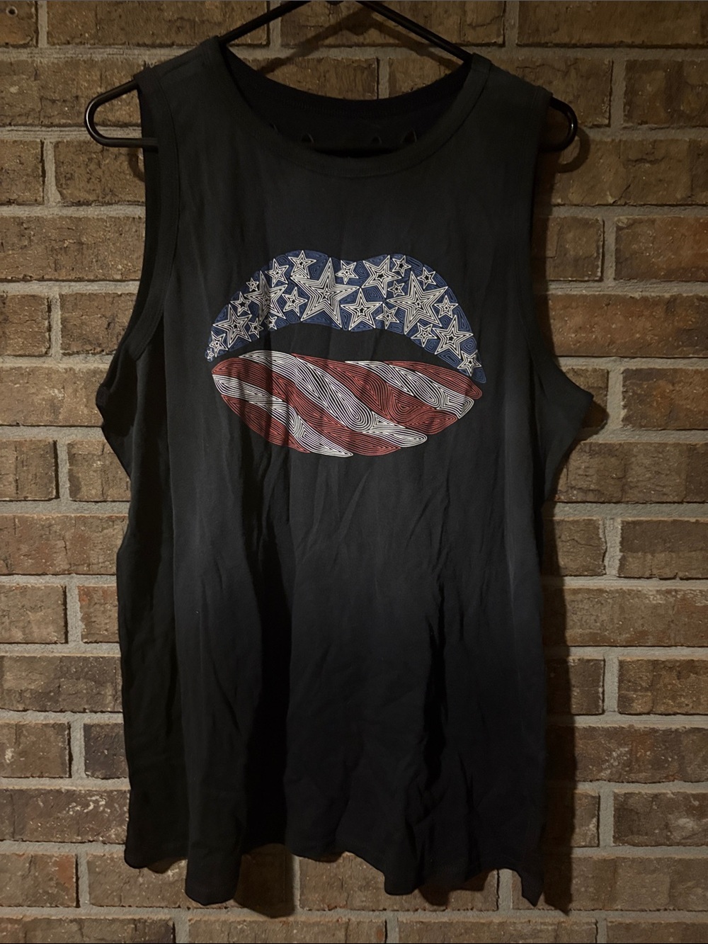 torrid Black Sleeveless Muscle Tee with American Flag Lip Graphic